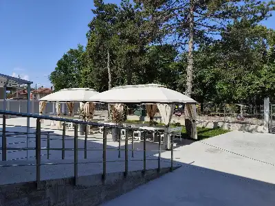Дом за стари хора „Здраве“ шатри